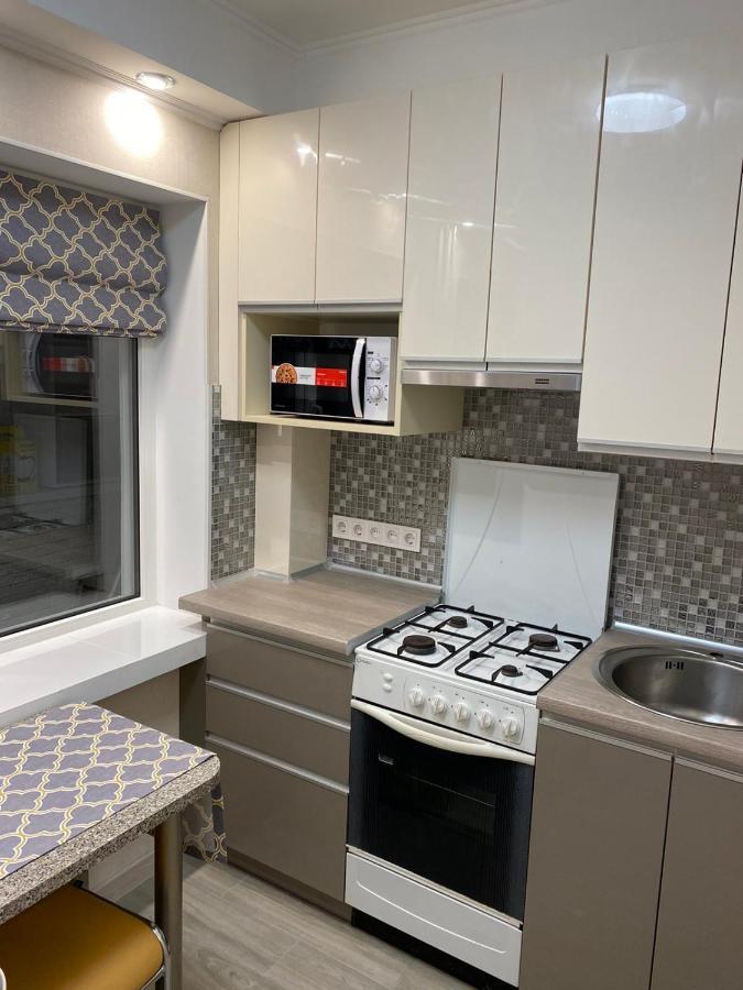 Квартира По Адресу Дружбы Народов 8А Kiev Exteriör bild