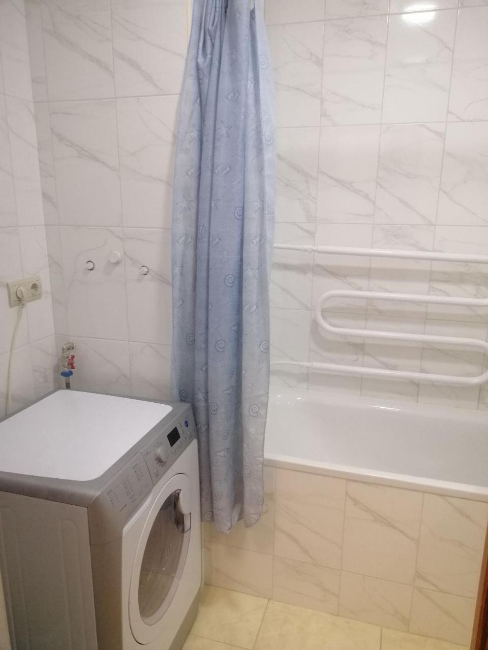 Квартира По Адресу Дружбы Народов 8А Kiev Exteriör bild
